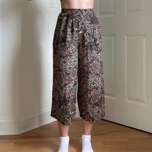 VINTAGE Pattern Pleated Boho Pants 🌹
Size Small